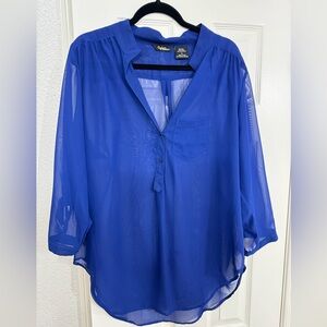 Like new, women’s blue sheer blouse, size 1X